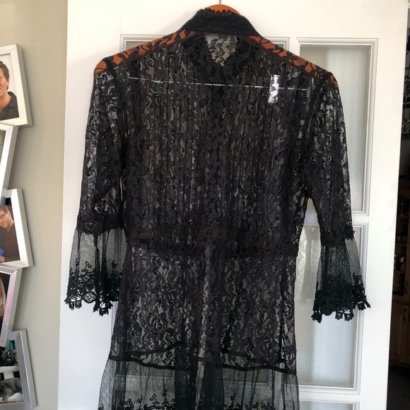 Long lace blouse - Picture 3 of 6